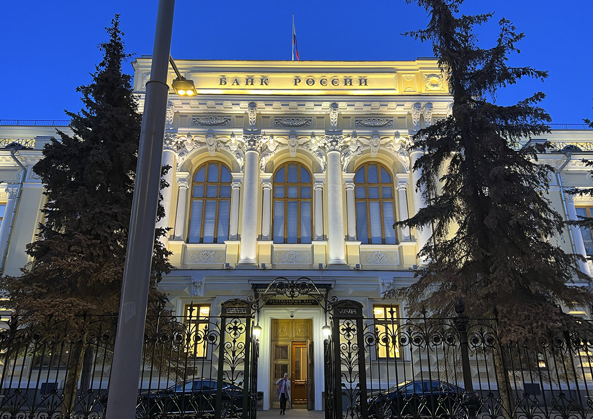 ЦБ проявит крайнюю осторожность на заседании по ставке 24 апреля