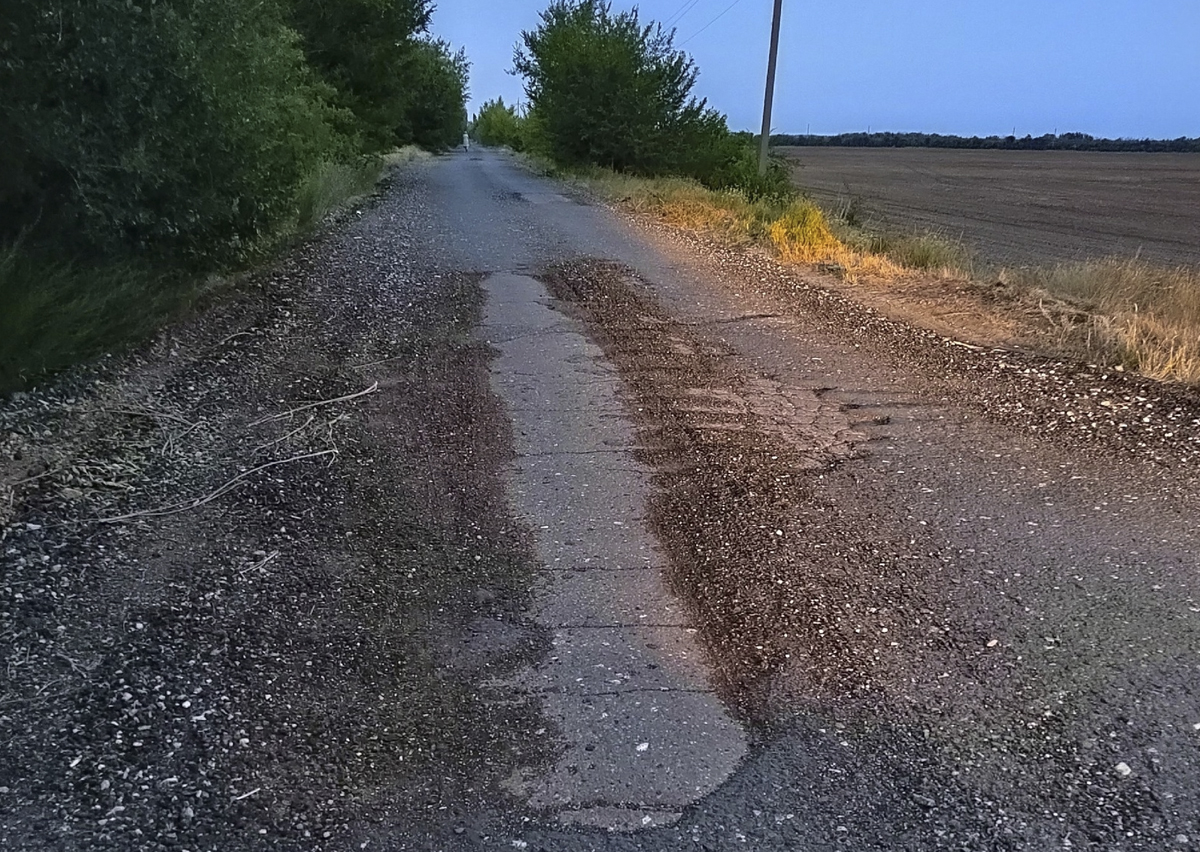 В Саратовской области после публикации в СМИ отремонтировали дорогу, но не всю