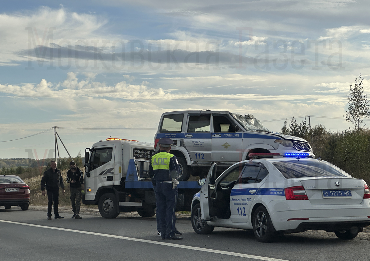 Полицейский автомобиль улетел в кювет на Новорязанском шоссе Полицейский автомобиль улетел в кювет на Новорязанском шоссе