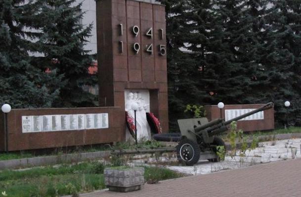 Собянин пообещал сохранить мемориал «Металлурги – своим погибшим товарищам» в промзоне «Серп и молот»