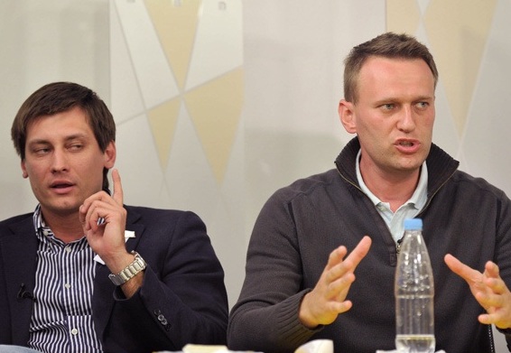 Гудков и Навальный используют на выборах ноу-хау специалиста по «цветным революциям»?