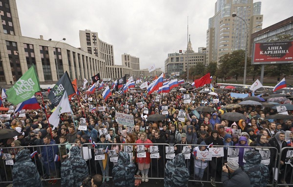 Россияне  считают, что московские протесты вызваны не происками Запада, а проблемами в России