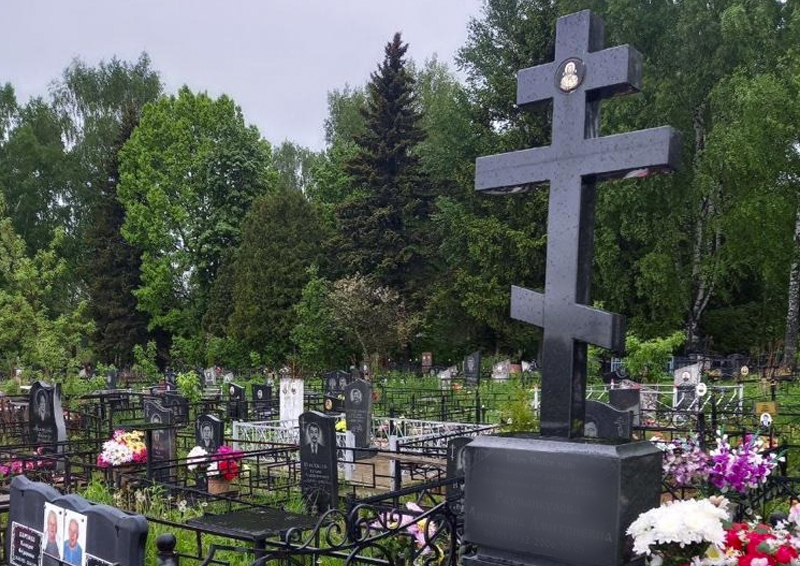 Как борются с вандализмом на кладбищах Подмосковья