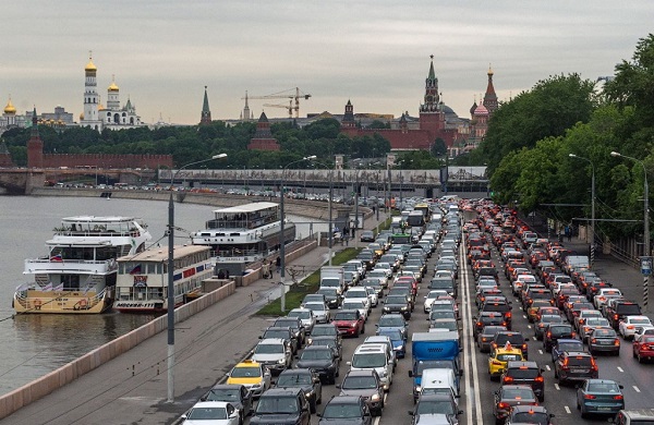 Пробки могут парализовать Москву перед выходными
