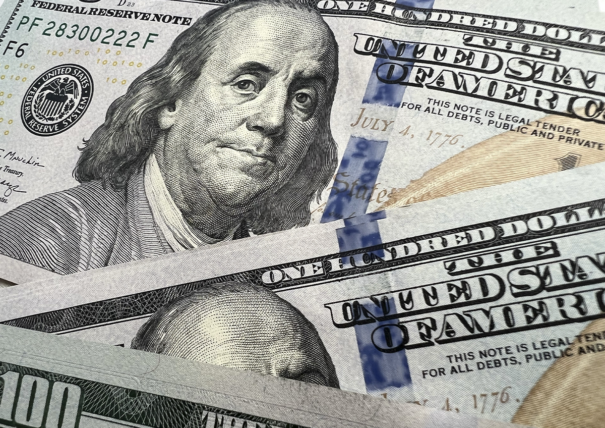 Как изменится курс доллара, если США смягчат антироссийские санкции?