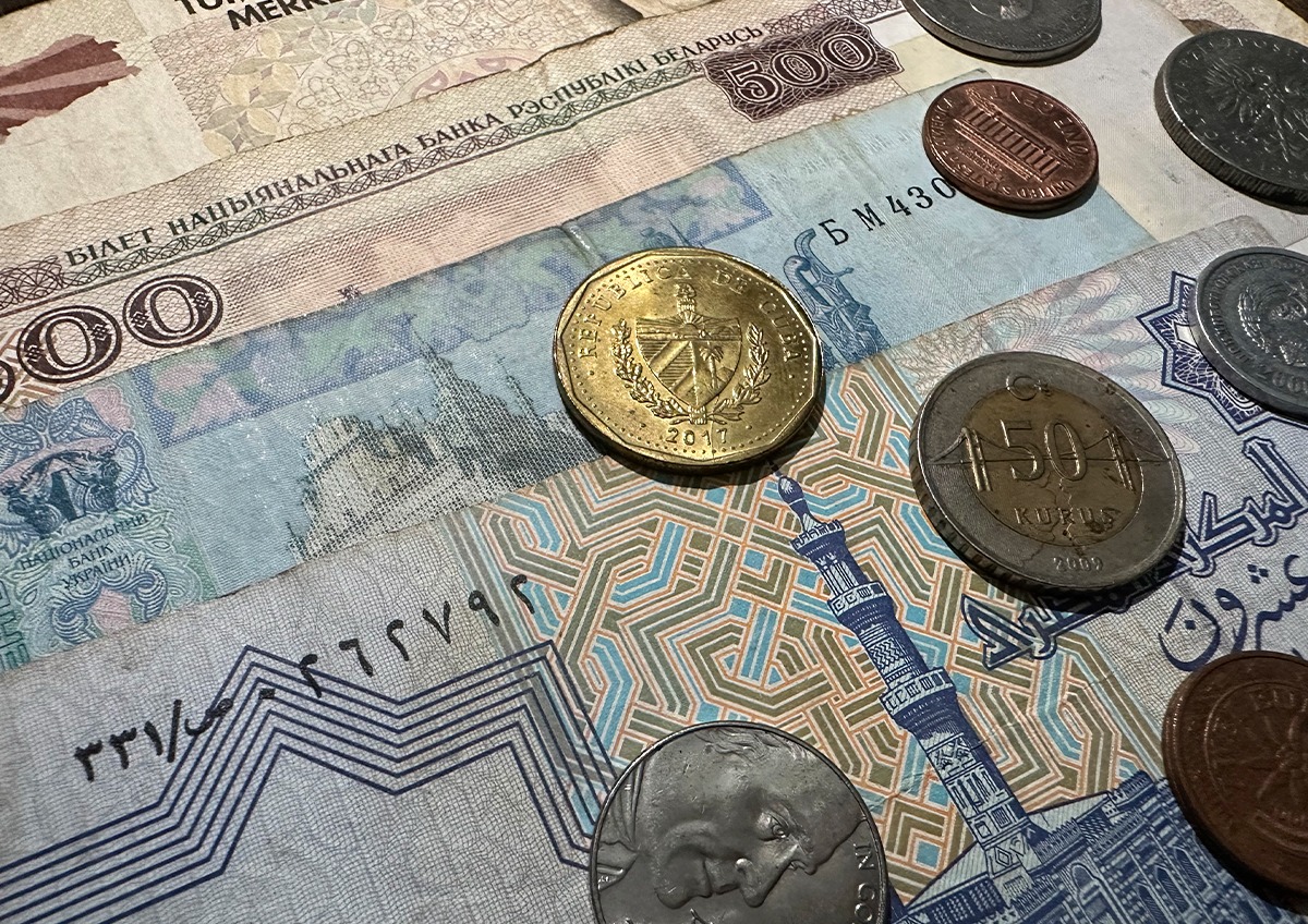 Эксперты рассказали, стоит ли полностью доверять валютам дружественных стран