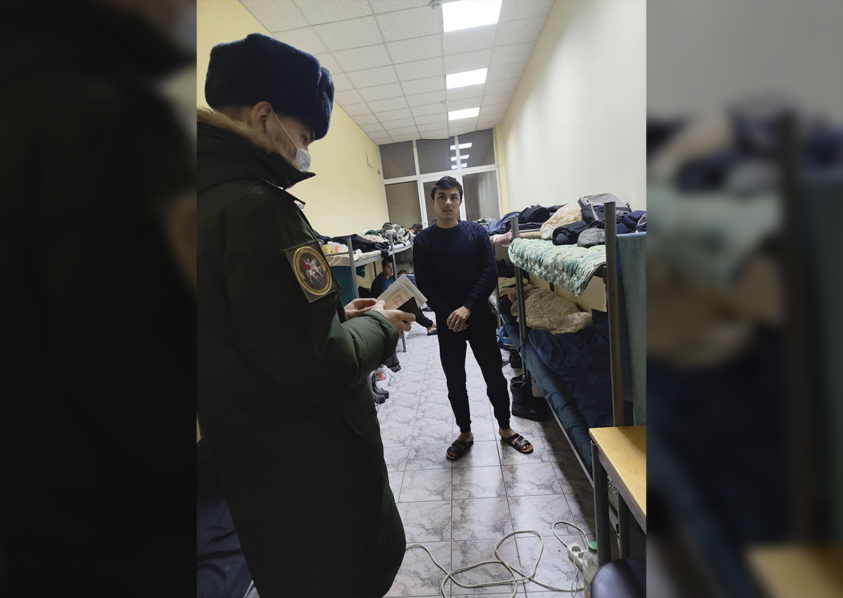 В новогодние праздники военные следователи в Подмосковье провели рейды по мигрантам