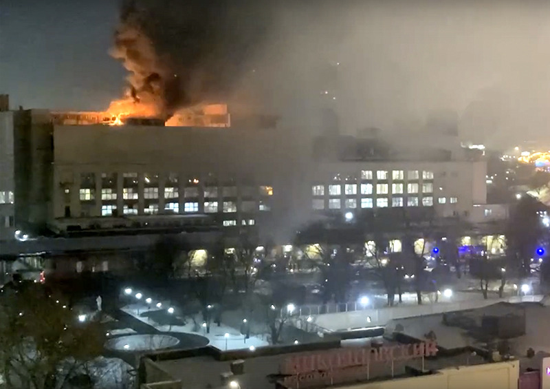 В Москве горит здание, предположительно Микояновского мясокомбината