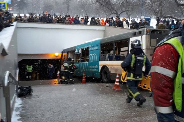 Автобус, въехавший в толпу людей на Славянском бульваре, принадлежал подмосковной транспортной компании
