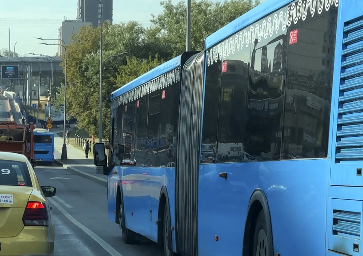 В московском автобусе произошел конфликт между пассажирами и контролёрами В московском автобусе произошел конфликт между пассажирами и контролёрами