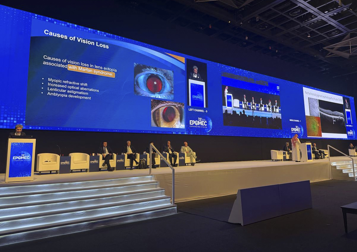 Врач-офтальмолог Юсеф Юсеф в Дубае показал одну из самых сложных операций