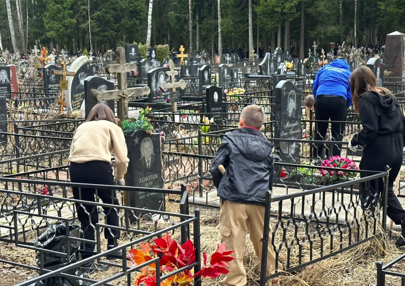 В Подмосковье к Пасхе и Радонице приводят в порядок кладбища