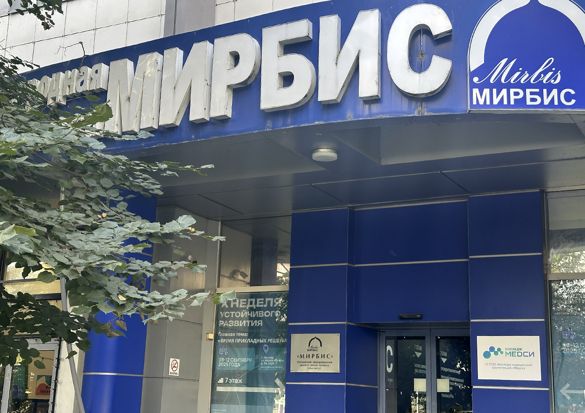 Бизнес балансирует между ИИ и человеком: кто победит