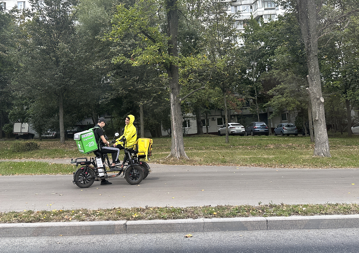 Ситуация двоякая: почему в Москве растет спрос на курьеров