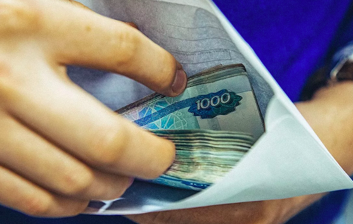 Россияне чаще хотят получать заработную плату в конвертах
