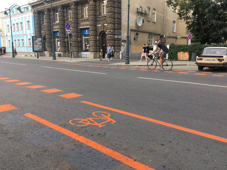 «Складывается впечатление, что транспортные чиновники страдают регулярной амнезией»: автоэксперты об организации велопроката во всех районах Москвы