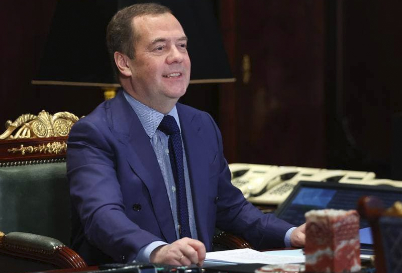 Медведев хочет получить высокий пост в преддверии 2024 года?