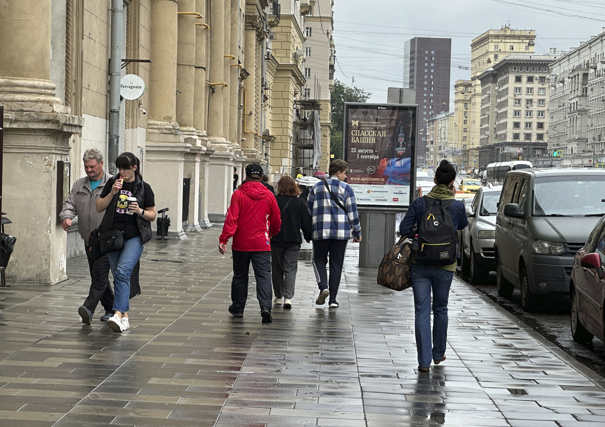 Россиян потянуло на более дешевую одежду