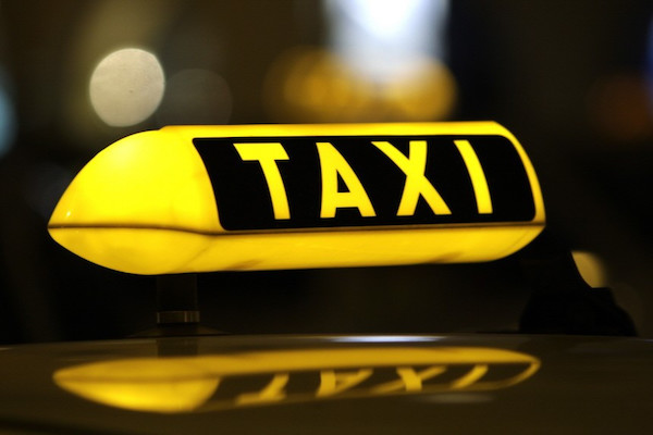 Более 300 машин изъято у таксистов-нелегалов в Москве с начала 2017 года 