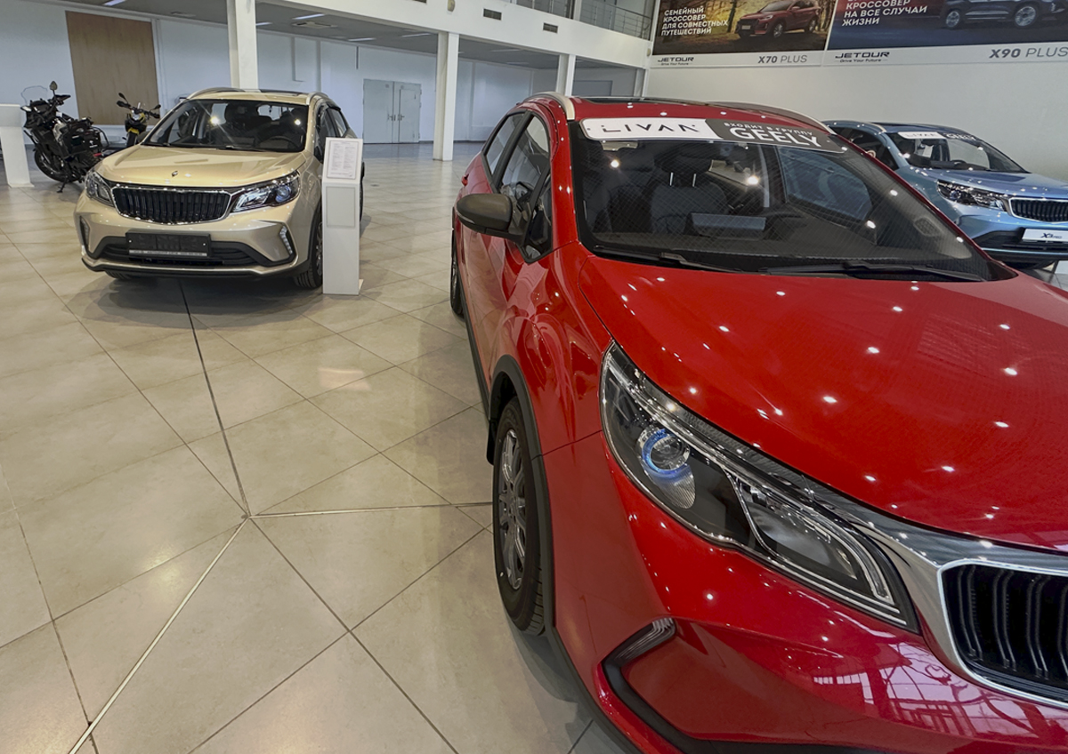 Автомобили в России подорожают к марту 2026 года