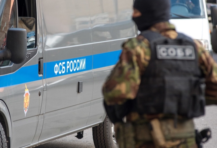 В Москве военнослужащий с гранатой угрожал взорвать себя и сына