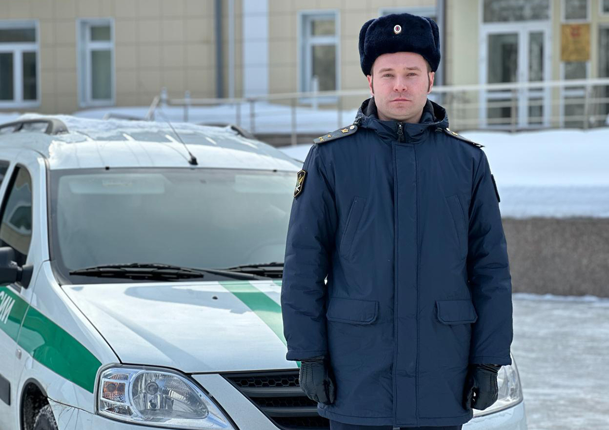 Потерявшую сознание на парковке москвичку спас судебный пристав