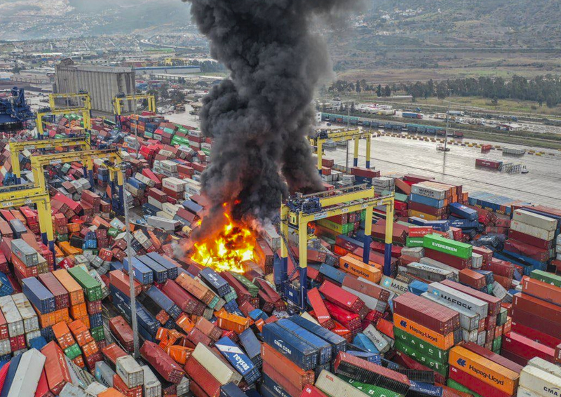 Пожар в турецком порту Искендеруне может повлиять на работу порта в Новороссийске