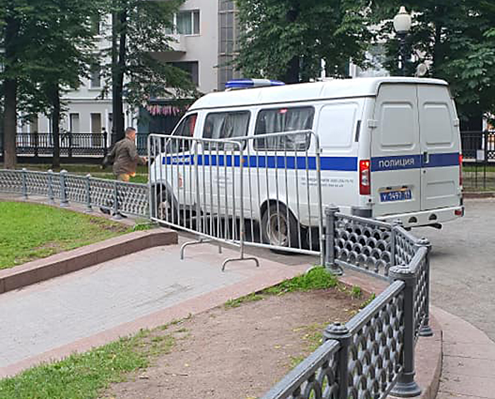 В соцсетях сообщили об убийстве лебедя на Патриарших прудах в Москве