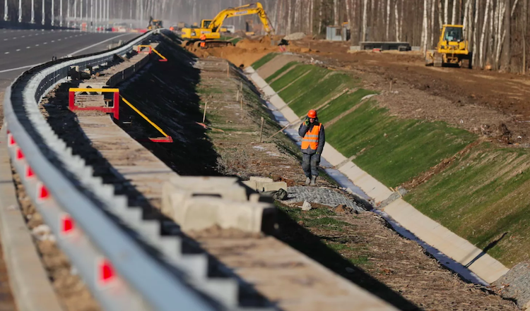 Общественный активист Шкуматов предложил заменить реновацию на строительство современных дорог для выхода из кризиса