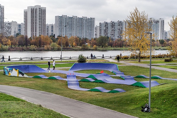 В Марьино завершат реконструкцию парка «850-летия Москвы» и откроют пункты велопроката