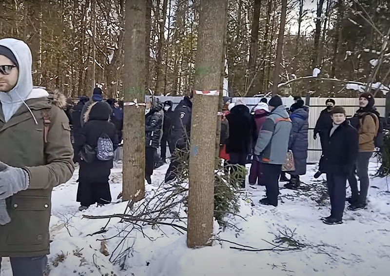 Задержанные на акции в защиту Троицкого леса провели ночь в отделении полиции 