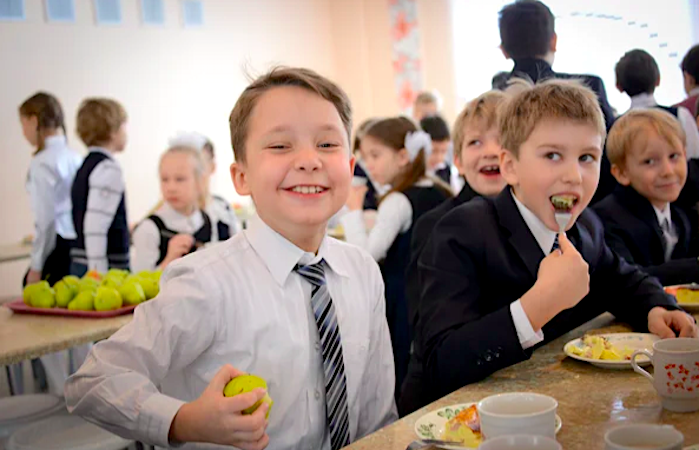 «Контракты получают только серьезные организаторы»: Игорь Баранов о московском рынке школьного питания 