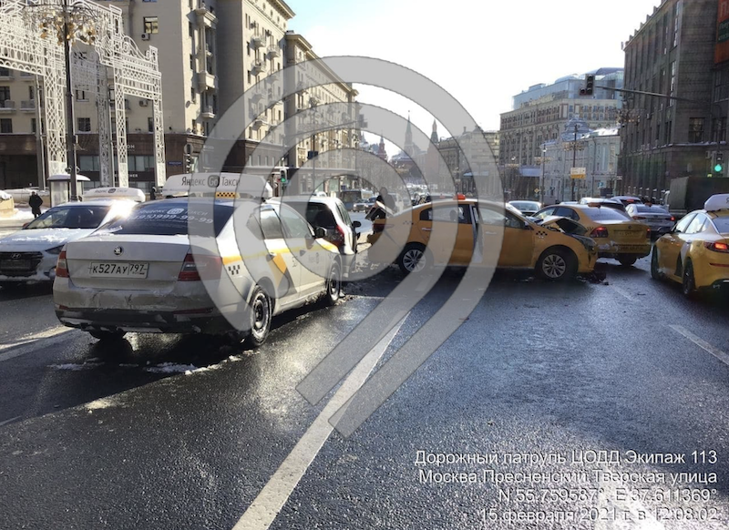 Два человека пострадали в результате ДТП на Тверской улице
