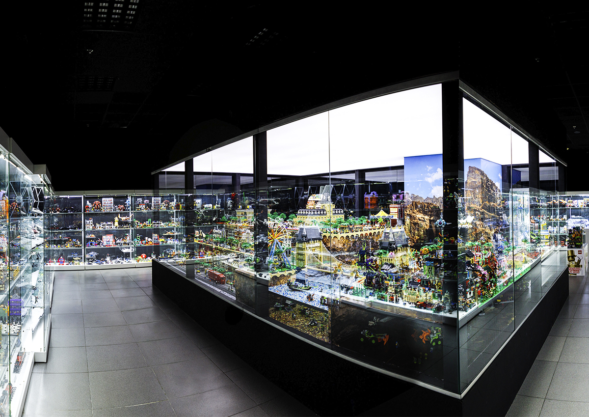 В Москве открылся один из крупнейших музеев LEGO в Европе 