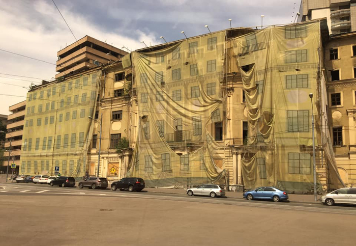 Муниципальный депутат: «Похоже, здание бывшего Усачевско-Чернявского училища просто хотят уничтожить»