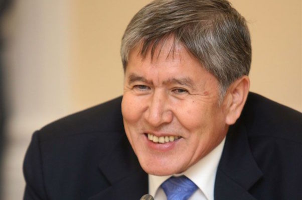 Президент Киргизии выпустит диск с собственными песнями 