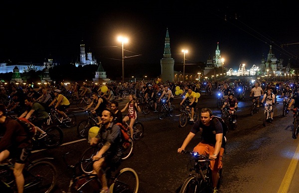 Организаторы ночного велопарада в Москве объявили дату нового старта