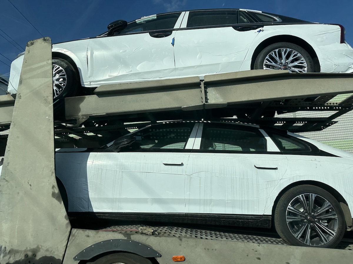 Автомобили в России подорожают на 10-12%