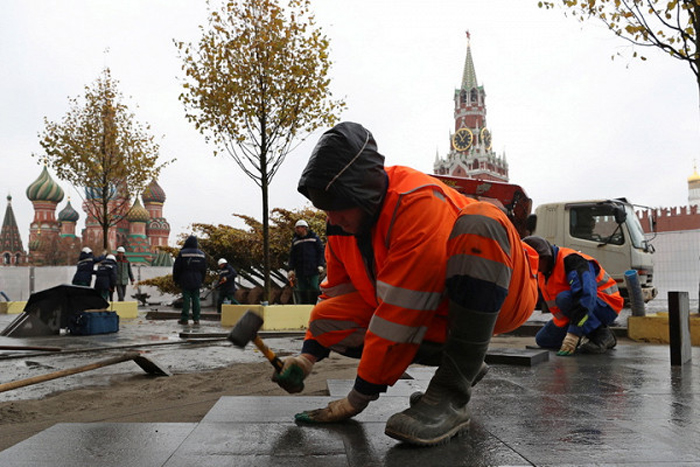 Большинство россиян хотели бы ужесточить выдачу рабочих виз иностранцам