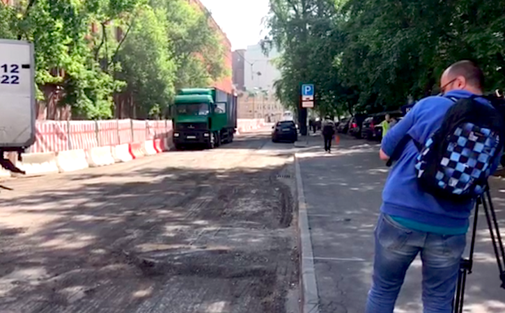Пять многоквартирных домов в Красносельском районе Москвы остаются без парковок