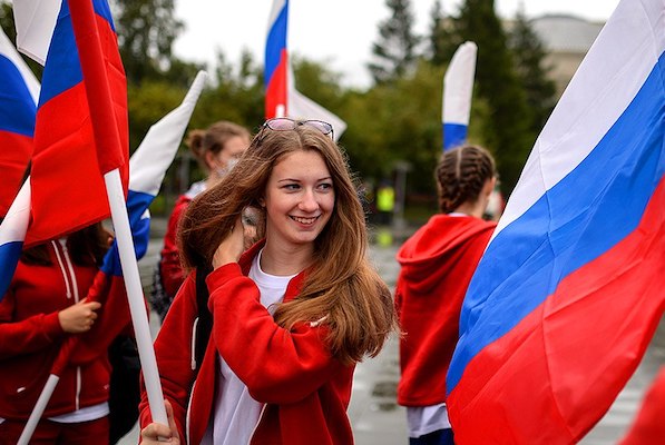 Социологи рассказали, что делает россиян счастливыми