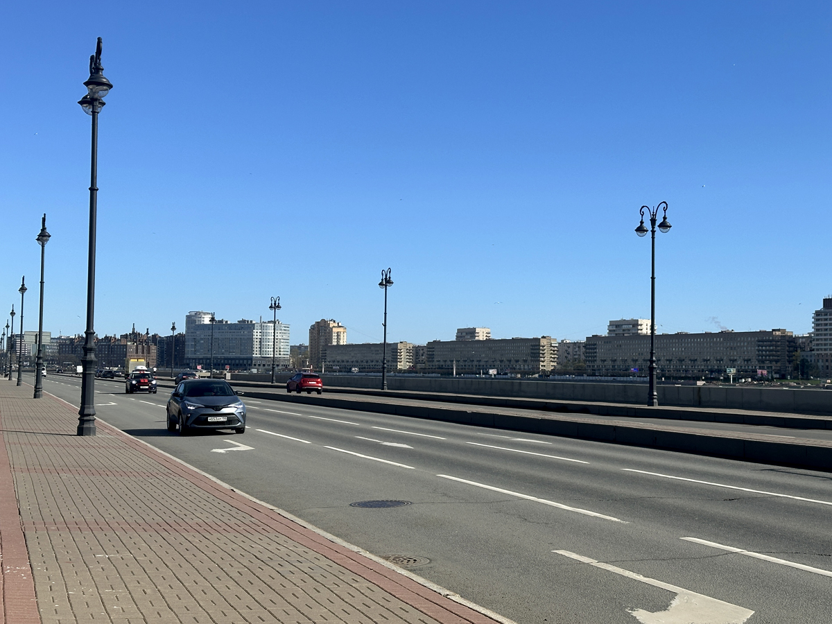 Санкт-Петербург без мигрантов-таксистов может погрузиться в 90-е Санкт-Петербург без мигрантов-таксистов может погрузиться в 90-е