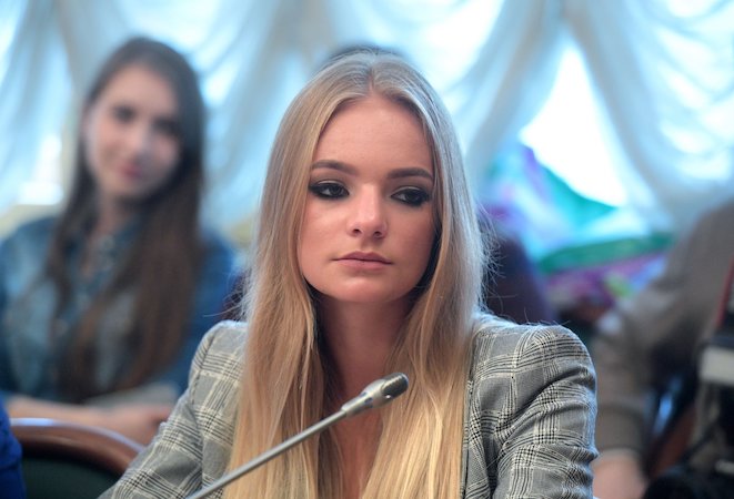 Дочь Пескова раскритиковала силовиков за разгон акции: «Не считаю нормальным избиение всех подряд дубинками»
