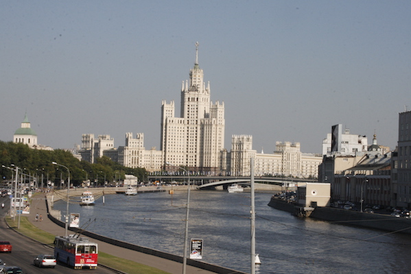 До 2035 года на Москве-реке появится 26 причалов и 12 пешеходных мостов 