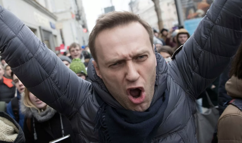 Теряющий популярность политик или «Ленин в 1917-м»? Эксперты разошлись в оценках возвращения Навального