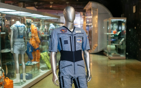 Костюм космонавта Усачева, выставленный на продажу за 500 тыс. рублей, передали в музей