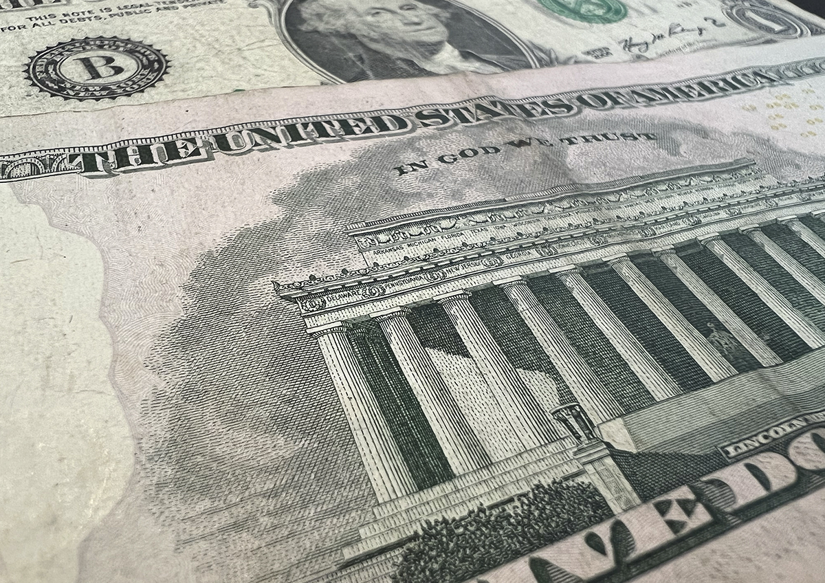 Скупка долларов может оказаться рискованной игрой