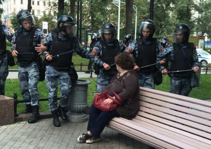 Журналист «Московской газеты»о задержаниях на митинге за честные выборы: своими действиями ОМОН создает оппозиционеров