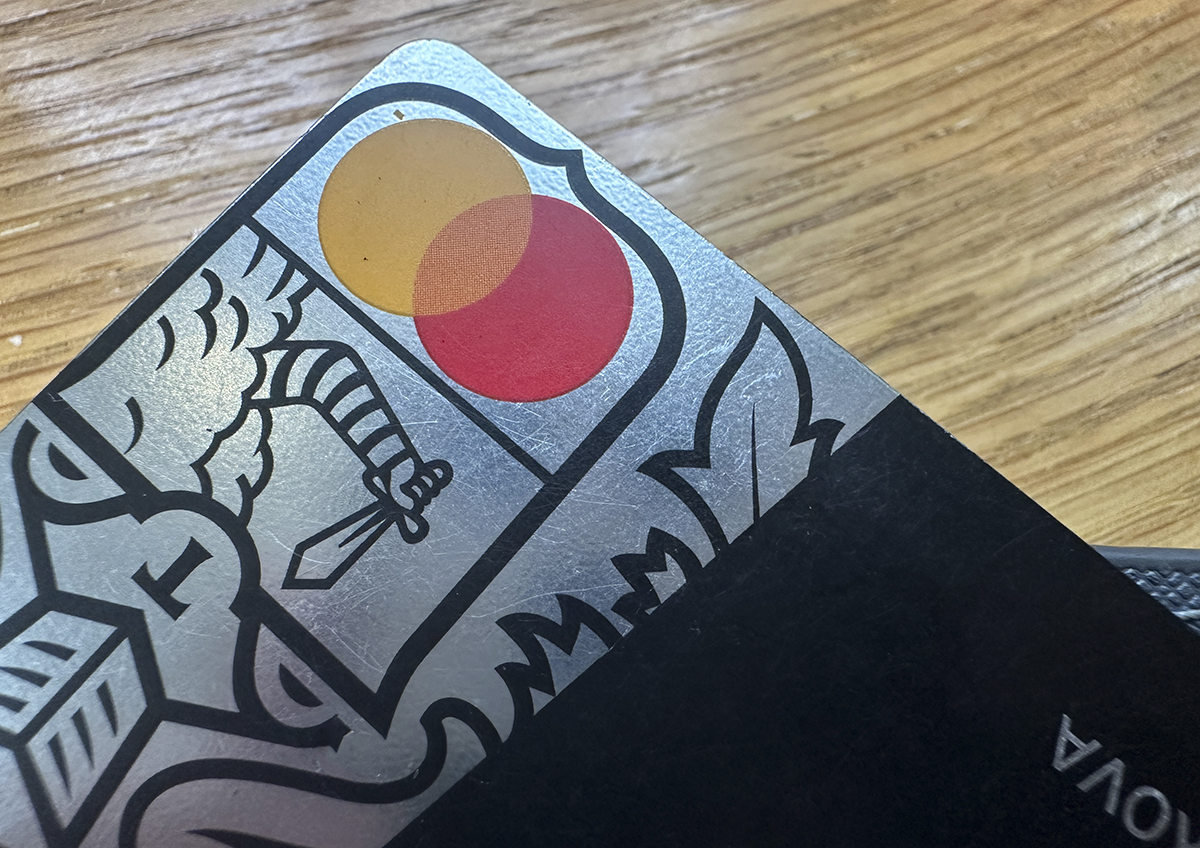 Россиянам назвали риски использовании карт Visa и Mastercard