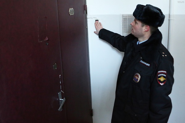 Полиция разыскивает грабителей в чулках, совершивших разбойное нападение на юге Москвы